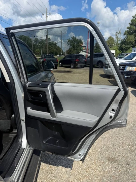 2011 Toyota 4Runner 5th Gen - Image 15 of 16