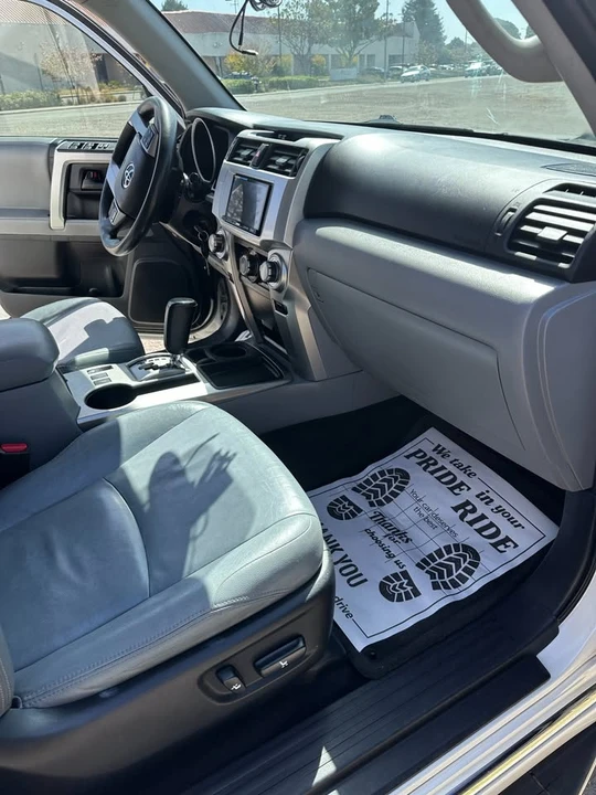2011 Toyota 4Runner 5th Gen - Image 18 of 19