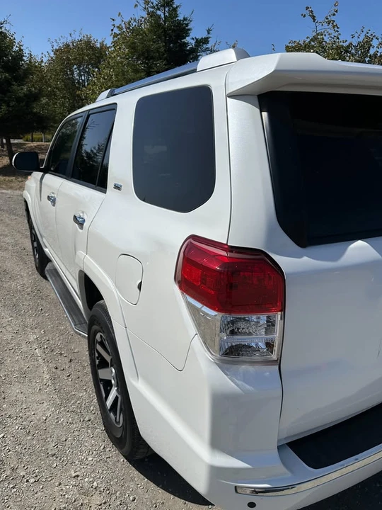 2011 Toyota 4Runner 5th Gen - Image 8 of 19