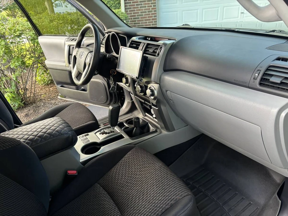 2011 Toyota 4Runner 5th Gen - Image 11 of 16