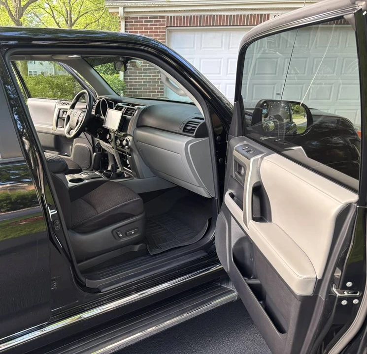 2011 Toyota 4Runner 5th Gen - Image 10 of 16