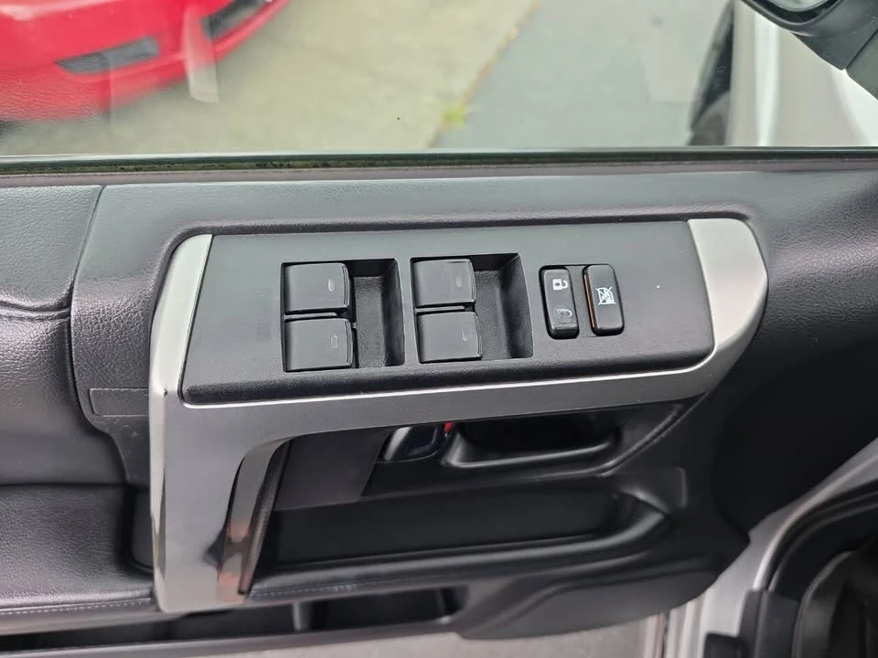 2011 Toyota 4Runner 5th Gen - Image 17 of 20