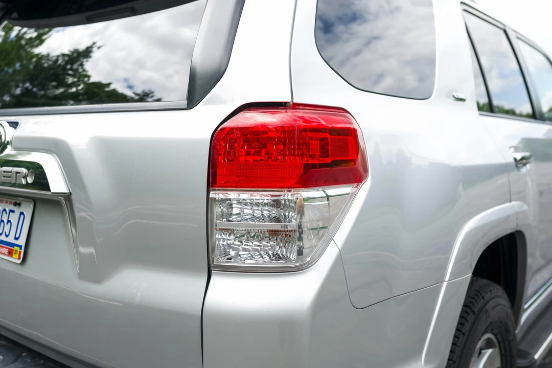 2011 Toyota 4Runner 5th Gen - Image 13 of 31