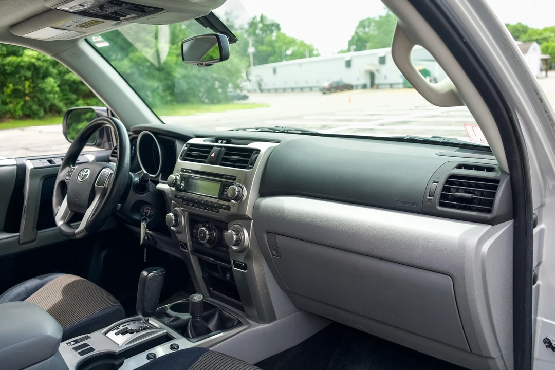 2011 Toyota 4Runner 5th Gen - Image 29 of 31