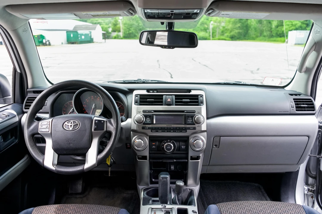 2011 Toyota 4Runner 5th Gen - Image 27 of 31
