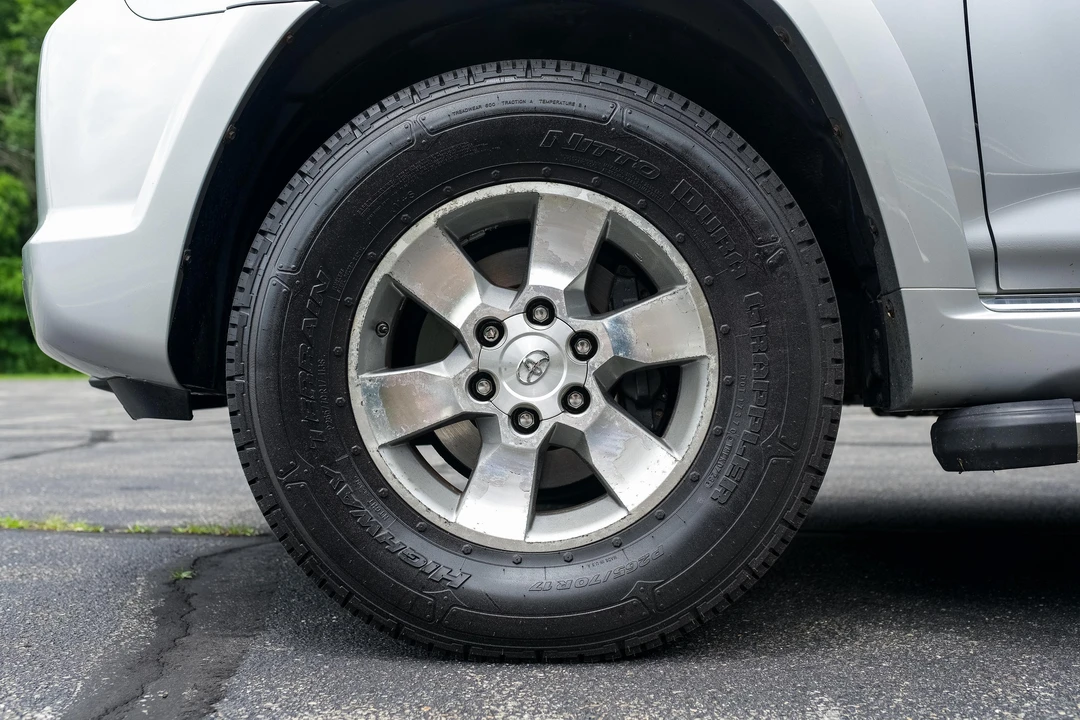 2011 Toyota 4Runner 5th Gen - Image 16 of 31