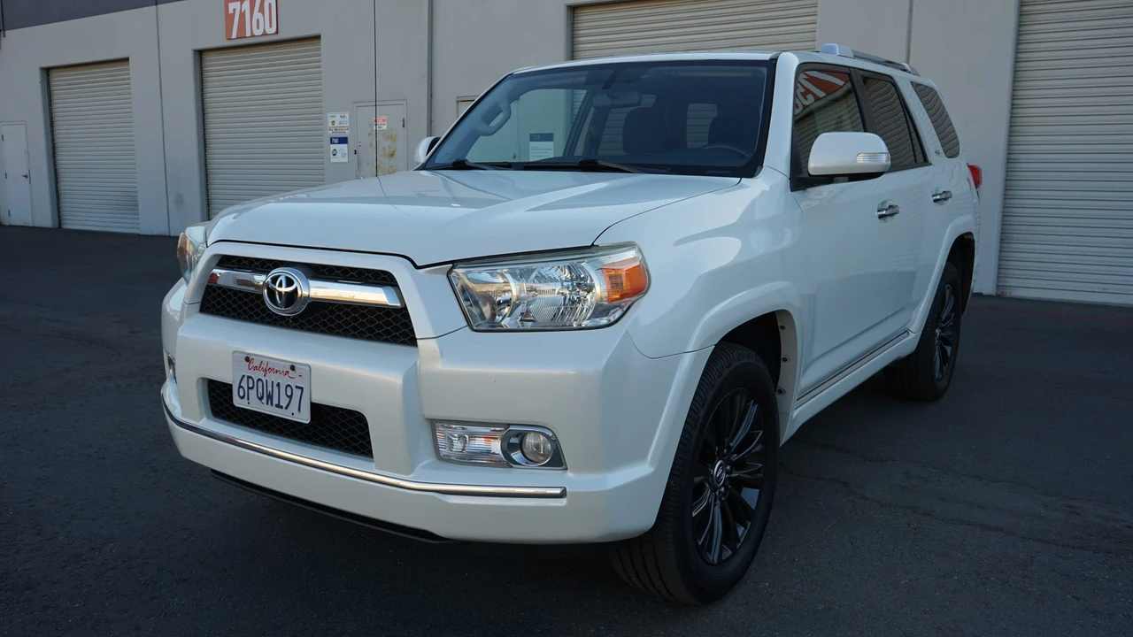 2011 Toyota 4Runner 5th Gen - Image 2 of 31