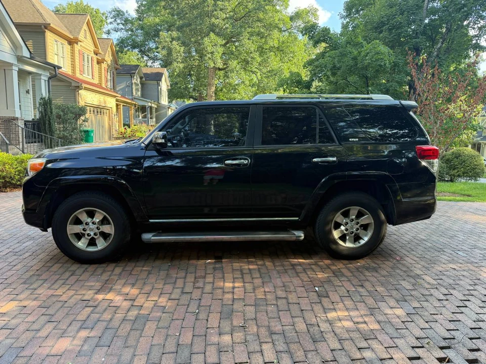 2011 Toyota 4Runner 5th Gen - Image 7 of 10