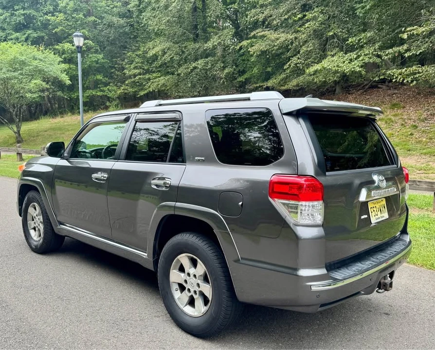 2011 Toyota 4Runner 5th Gen - Image 5 of 19