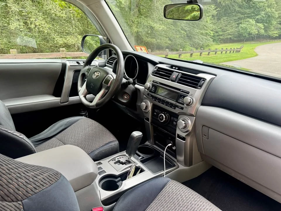 2011 Toyota 4Runner 5th Gen - Image 11 of 19