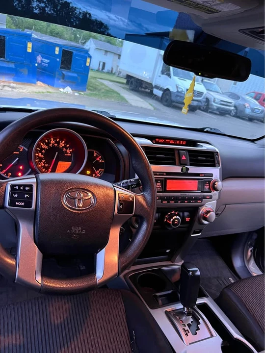 2011 Toyota 4Runner 5th Gen - Image 8 of 12