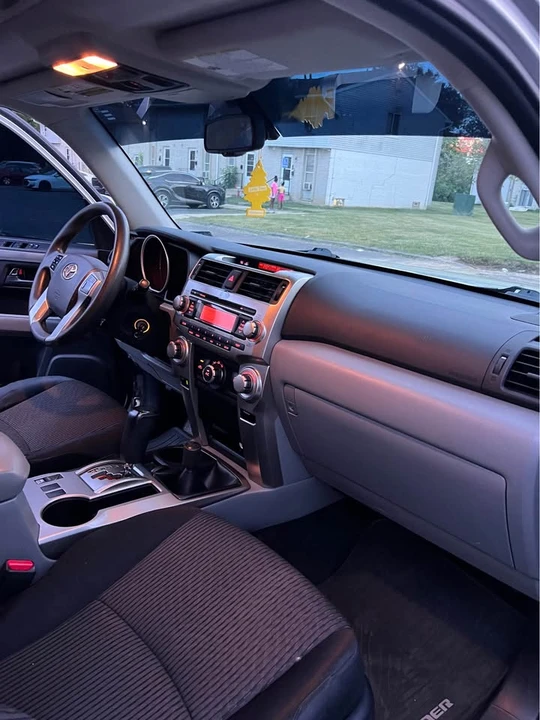 2011 Toyota 4Runner 5th Gen - Image 11 of 12