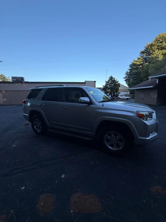 2011 Toyota 4Runner 5th Gen - Image 10 of 19