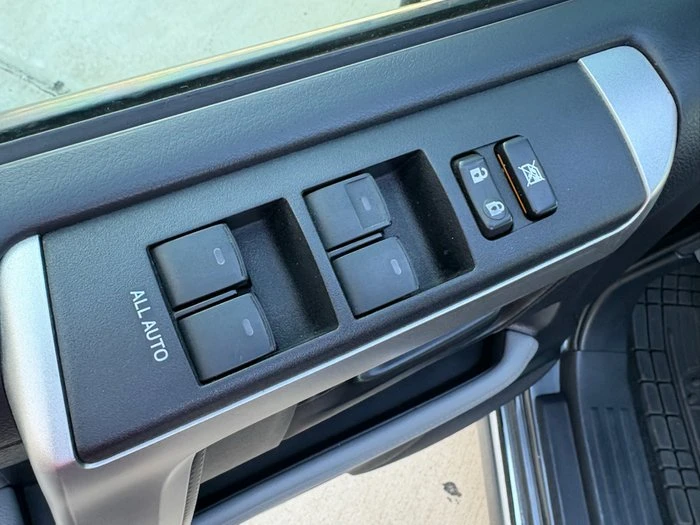 2011 Toyota 4Runner 5th Gen - Image 10 of 20