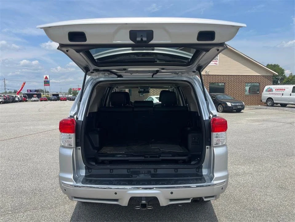 2011 Toyota 4Runner 5th Gen - Image 10 of 17