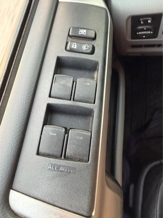 2011 Toyota 4Runner 5th Gen - Image 13 of 16