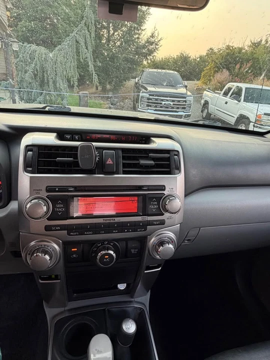 2011 Toyota 4Runner 5th Gen - Image 10 of 16