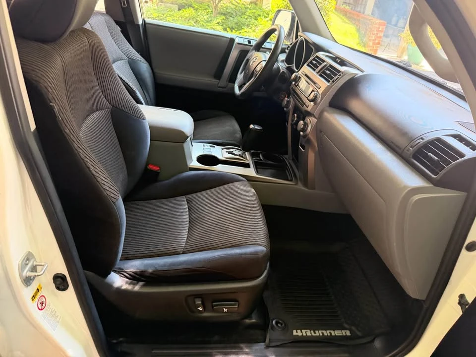 2011 Toyota 4Runner 5th Gen - Image 11 of 15