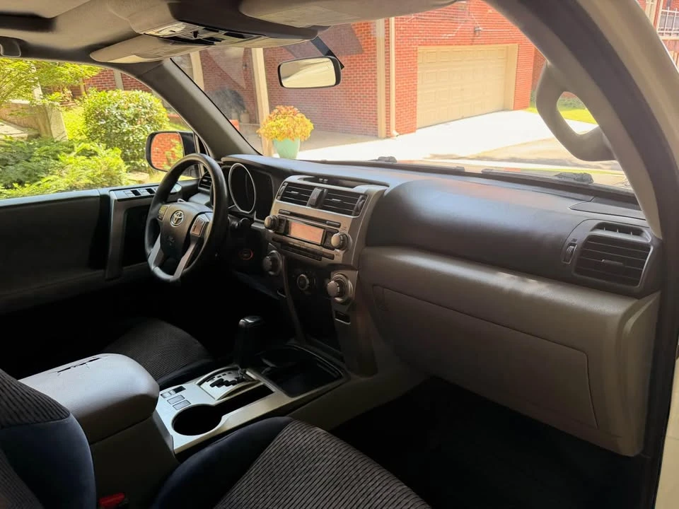 2011 Toyota 4Runner 5th Gen - Image 10 of 15