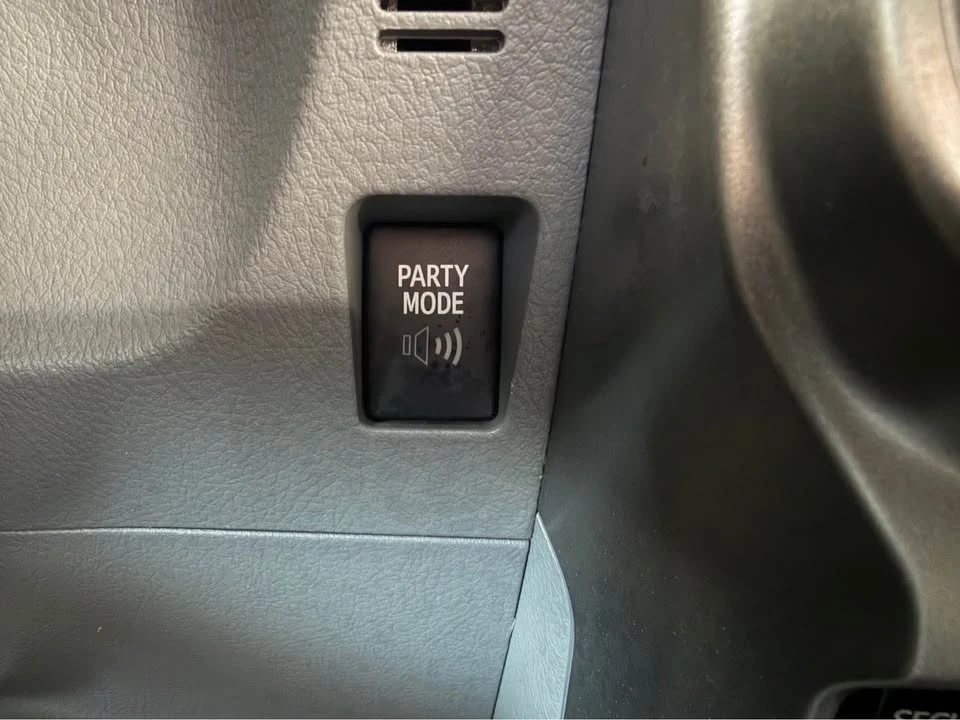 2011 Toyota 4Runner 5th Gen - Image 18 of 20