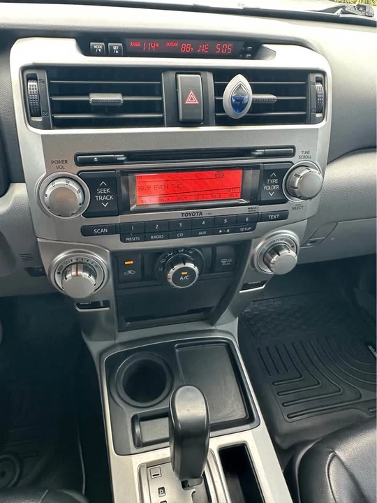 2011 Toyota 4Runner 5th Gen - Image 17 of 19