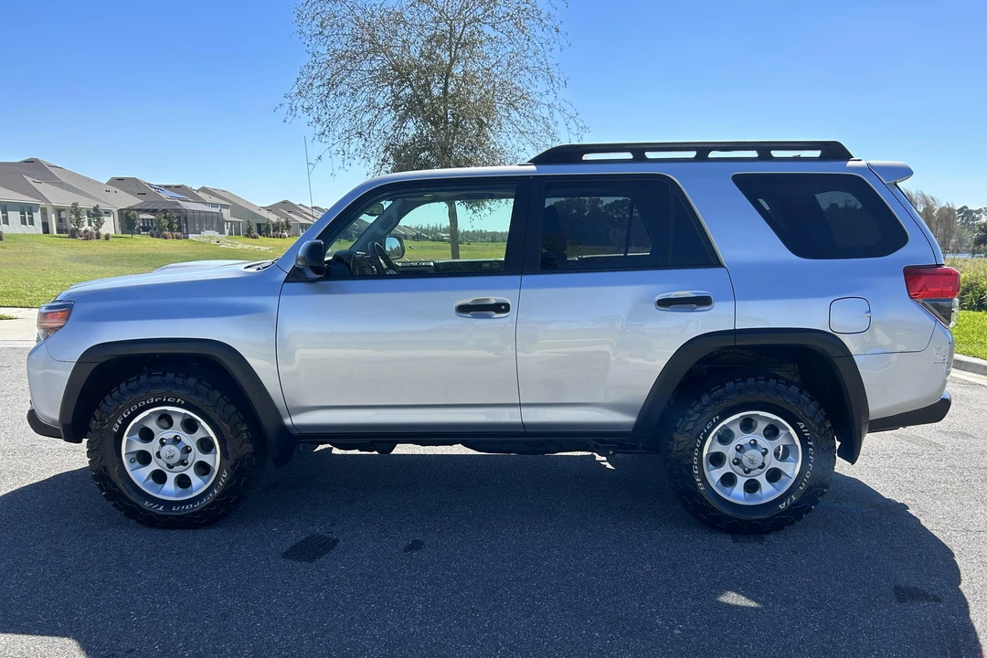 2011 Toyota 4Runner 5th Gen - Image 3 of 31