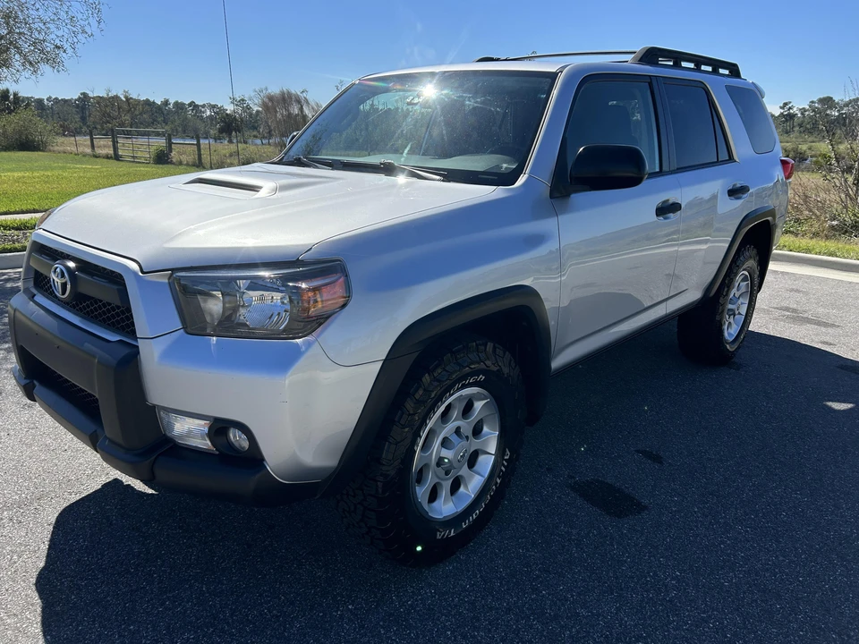 2011 Toyota 4Runner 5th Gen - Image 9 of 31