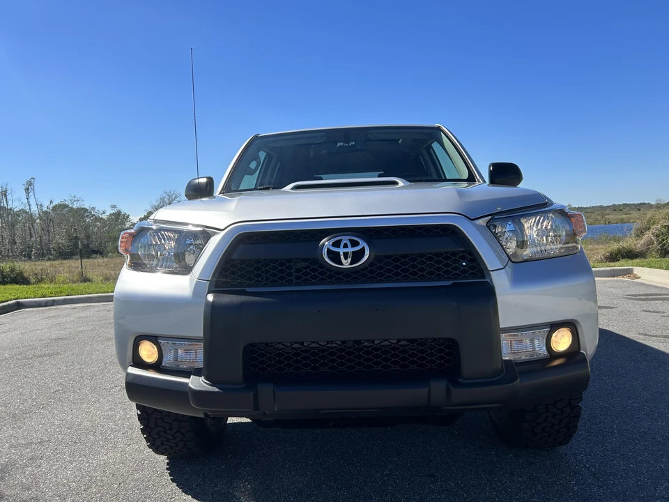 2011 Toyota 4Runner 5th Gen - Image 6 of 31