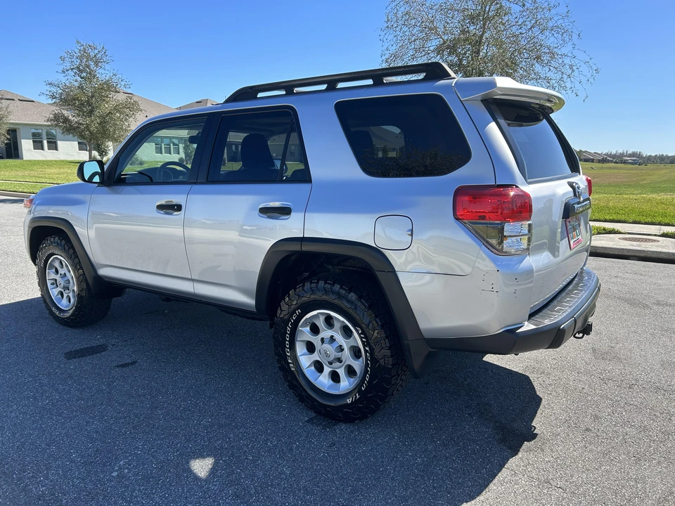 2011 Toyota 4Runner 5th Gen - Image 10 of 31