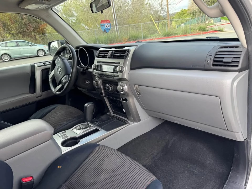 2011 Toyota 4Runner 5th Gen - Image 9 of 10