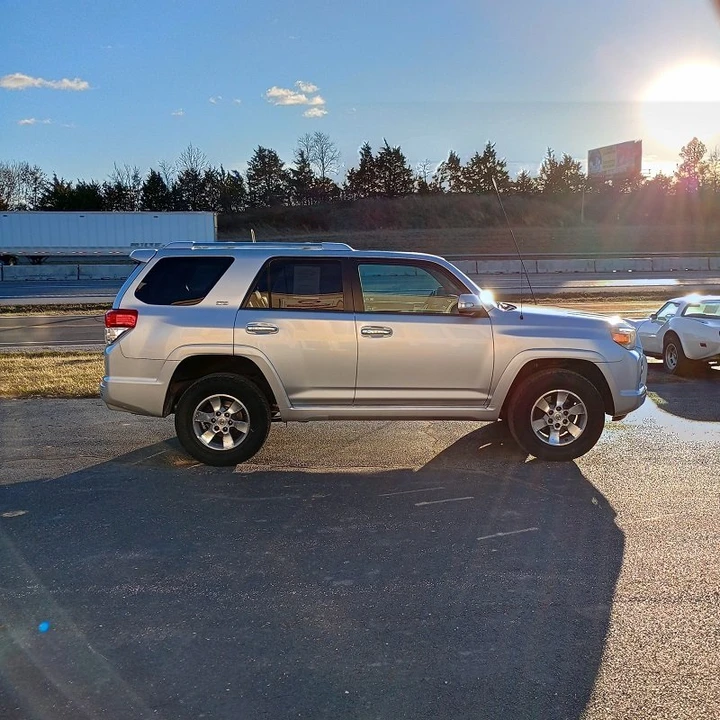 2011 Toyota 4Runner 5th Gen - Image 9 of 20