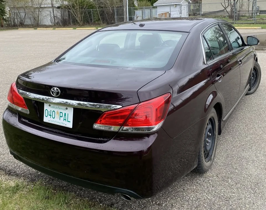 2011 Toyota Avalon - Image 4 of 10