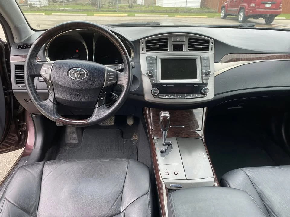 2011 Toyota Avalon - Image 7 of 10