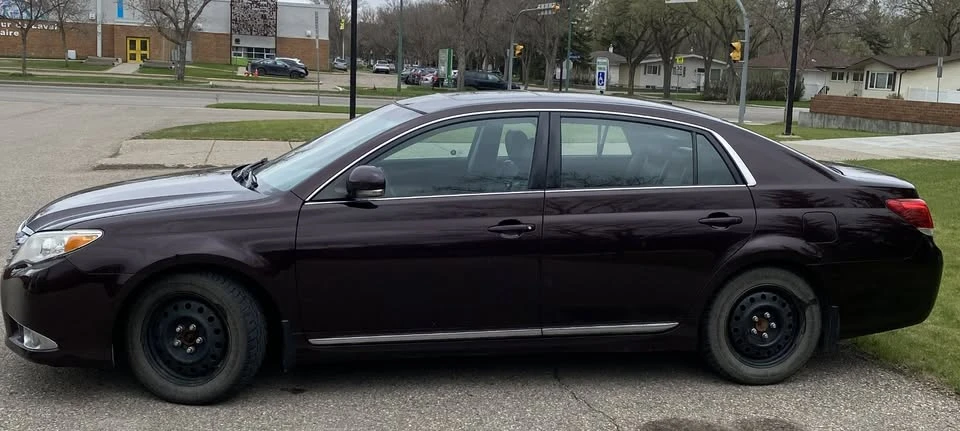 2011 Toyota Avalon - Image 5 of 10