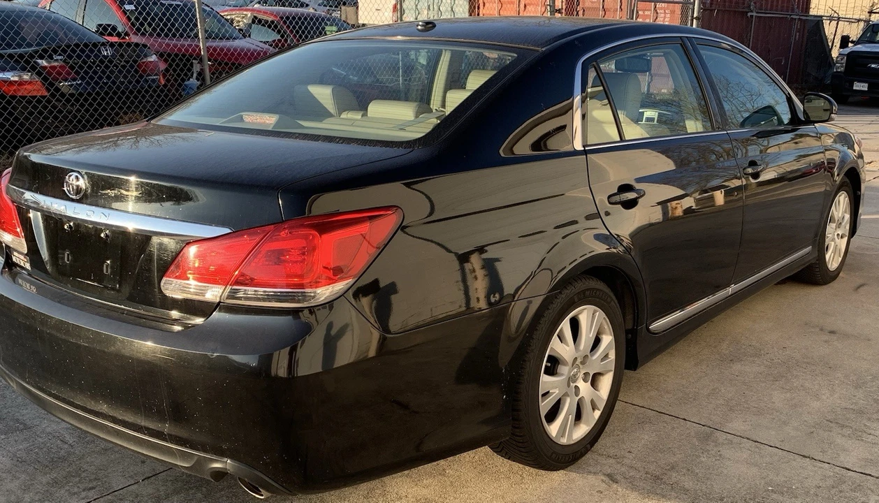 2011 Toyota Avalon 3rd Gen - Image 3 of 15