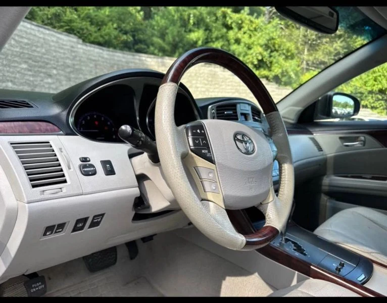 2011 Toyota Avalon 4th Gen - Image 9 of 11