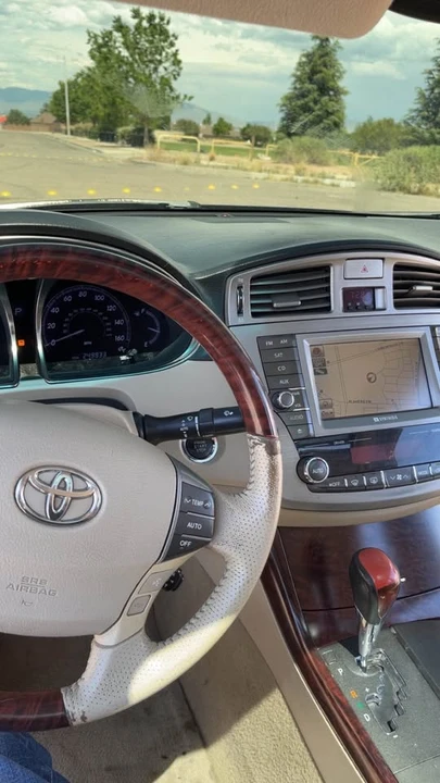 2011 Toyota Avalon 3rd Gen - Image 6 of 10