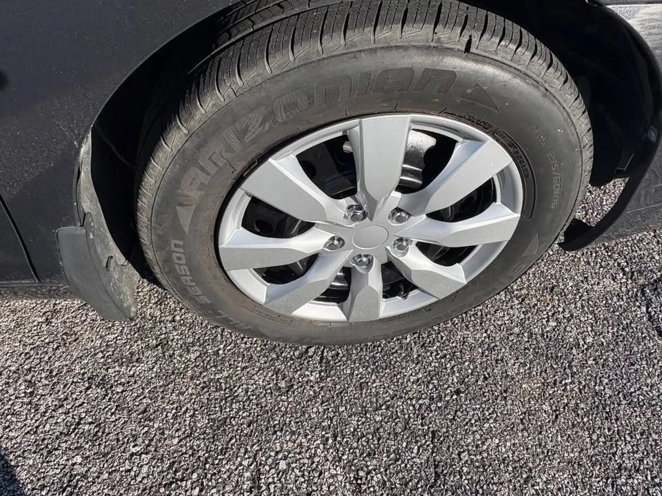2011 Toyota Camry 6th Gen - Image 14 of 18