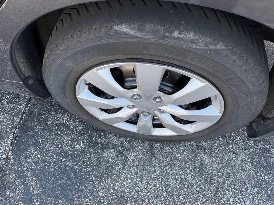 2011 Toyota Camry 6th Gen - Image 17 of 18