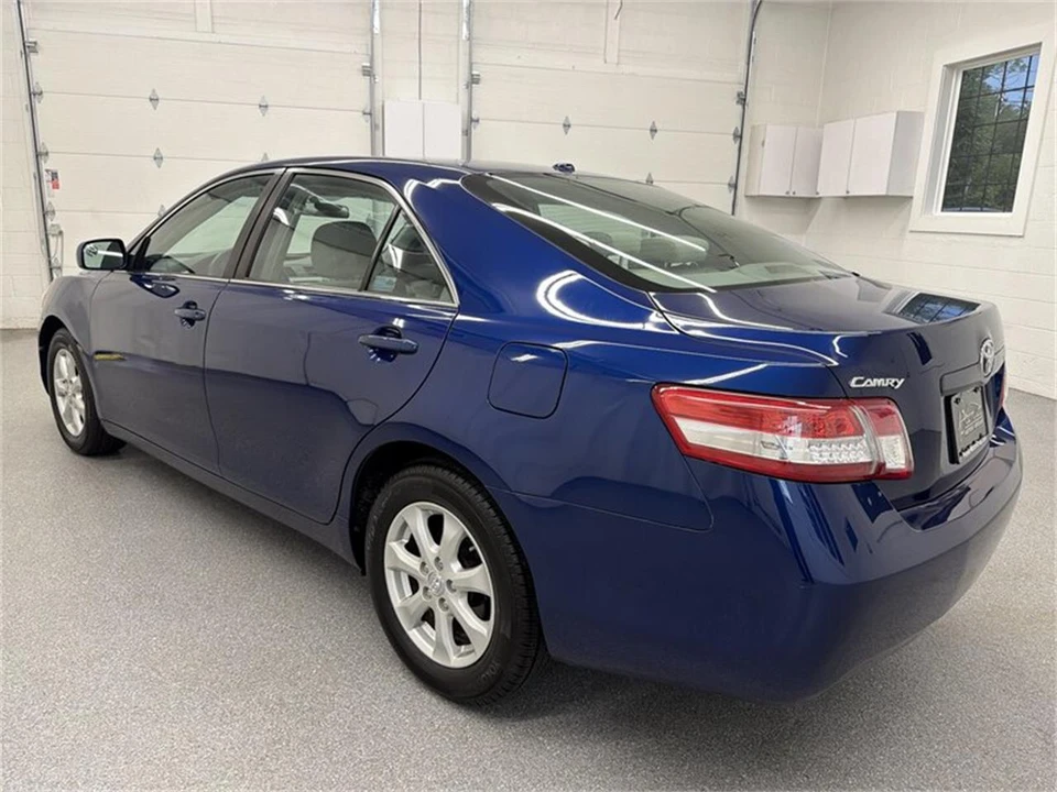 2011 Toyota Camry 6th Gen - Image 7 of 16