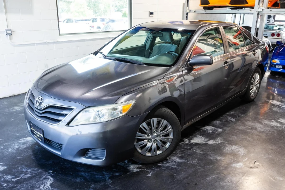 2011 Toyota Camry 6th Gen - Image 2 of 12