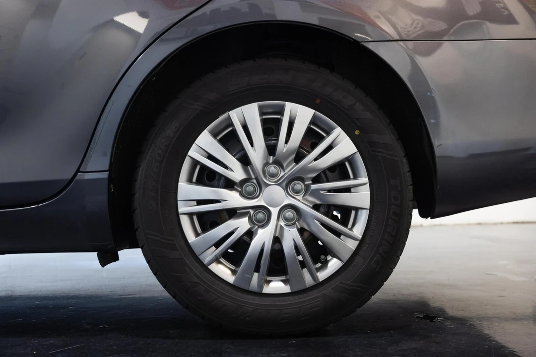 2011 Toyota Camry 6th Gen - Image 10 of 12