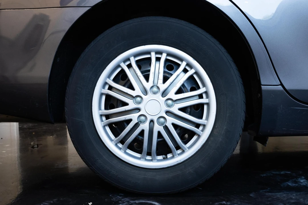 2011 Toyota Camry 6th Gen - Image 16 of 21
