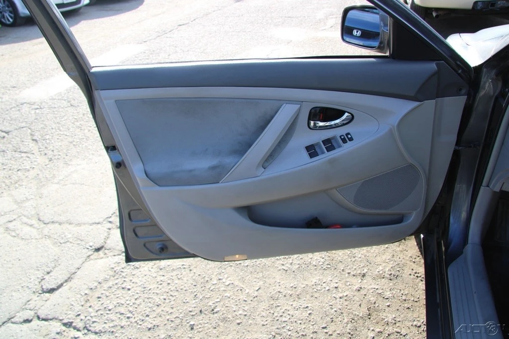 2011 Toyota Camry 6th Gen - Image 13 of 21