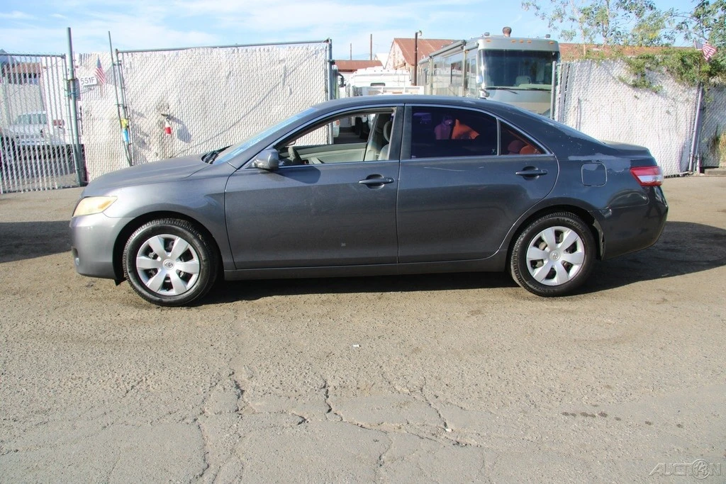 2011 Toyota Camry 6th Gen - Image 9 of 21