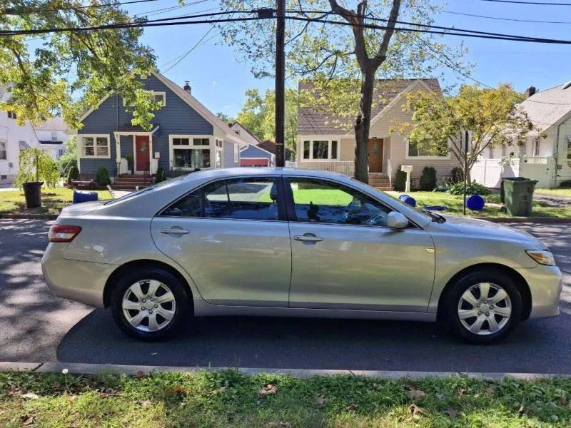 2011 Toyota Camry 6th Gen - Image 9 of 12