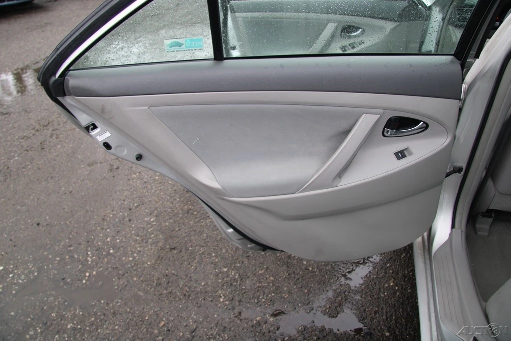 2011 Toyota Camry 6th Gen - Image 17 of 21