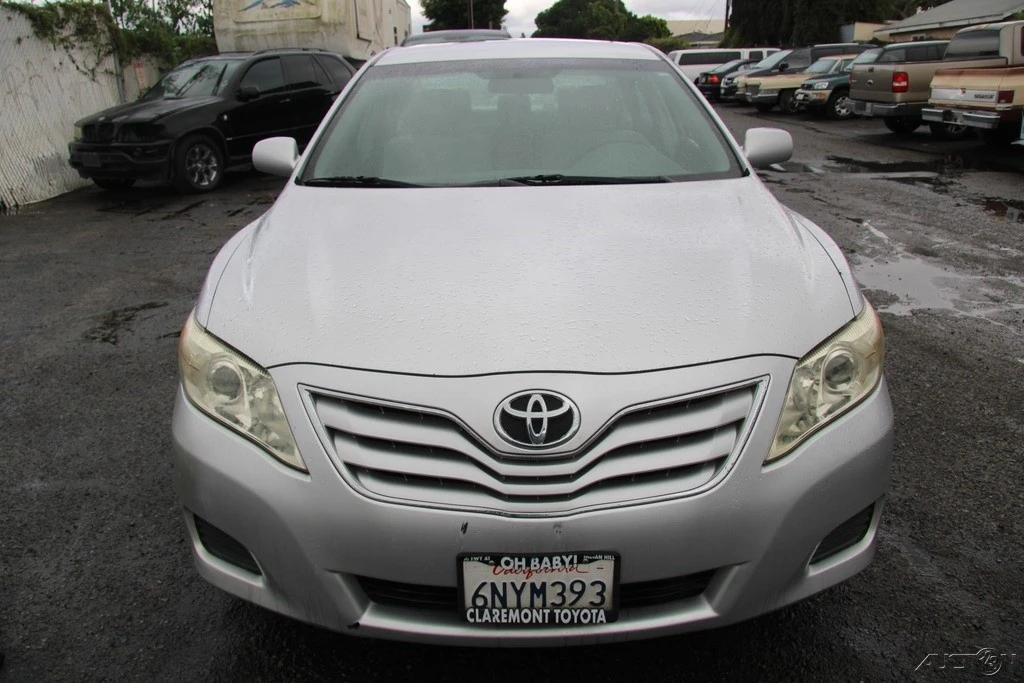 2011 Toyota Camry 6th Gen - Image 9 of 21