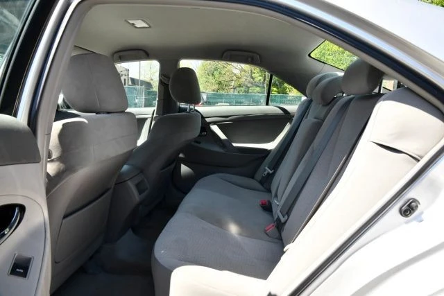 2011 Toyota Camry 6th Gen - Image 20 of 30