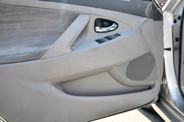 2011 Toyota Camry 6th Gen - Image 11 of 30